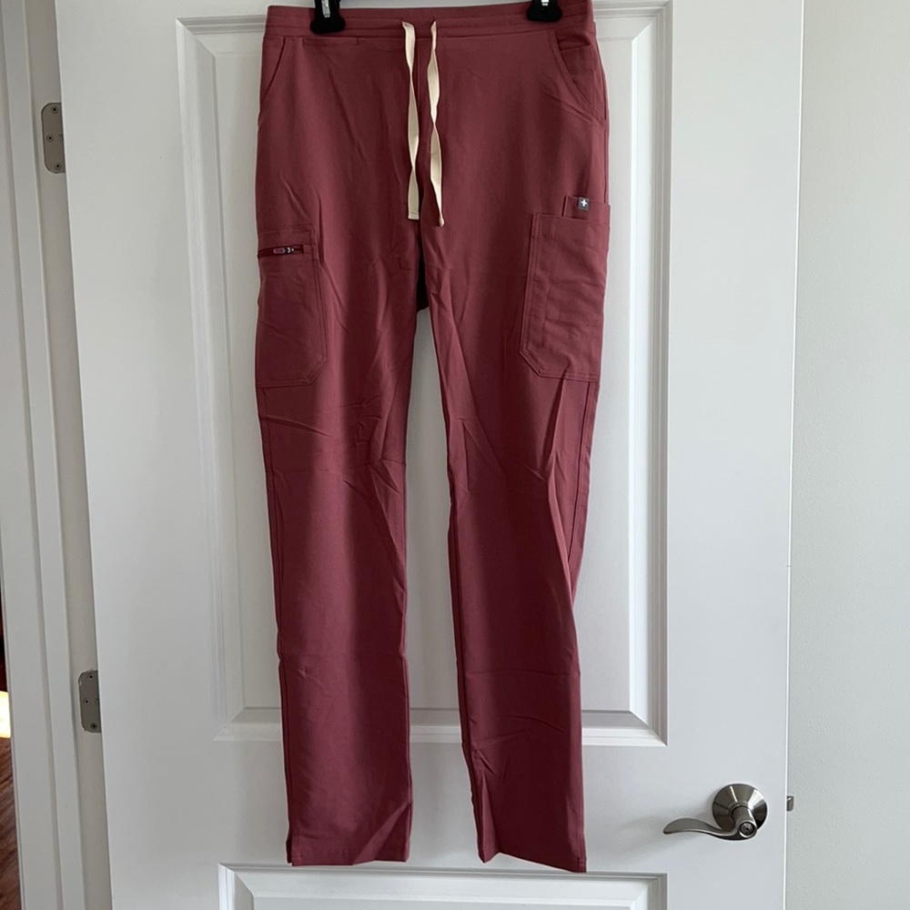 FIGS YOLA SIZE SMALL TALL